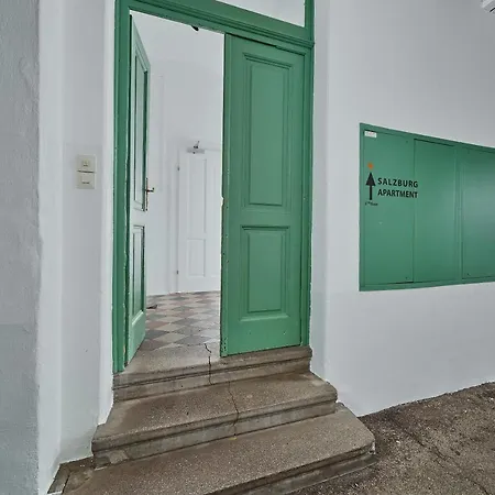 Topside アパート